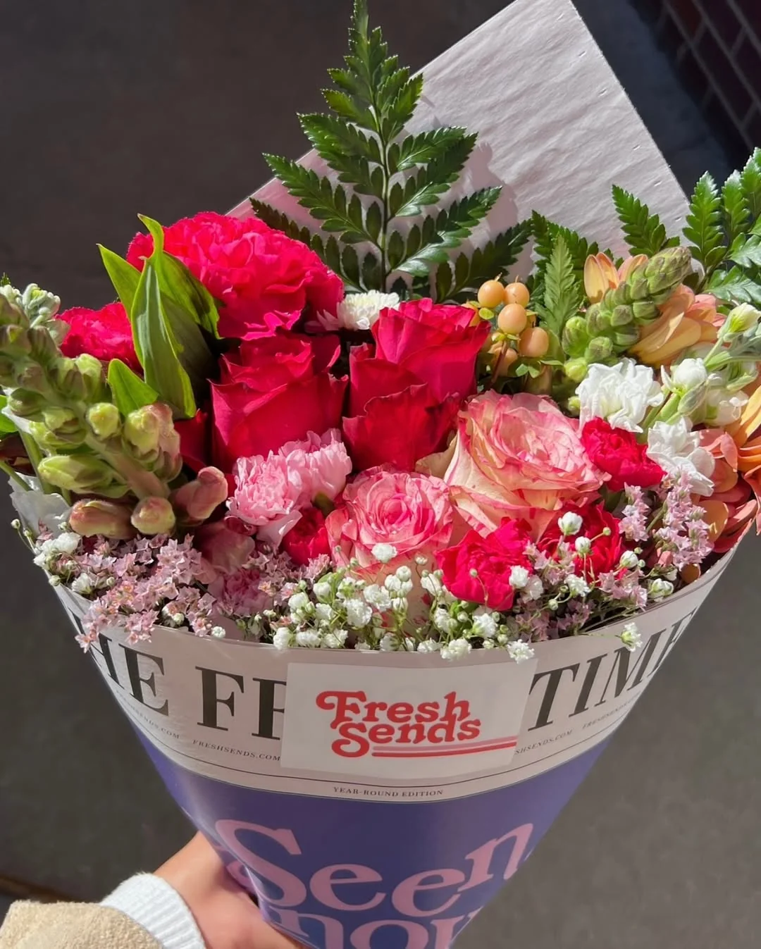 Fresh flowers bouquet delivery